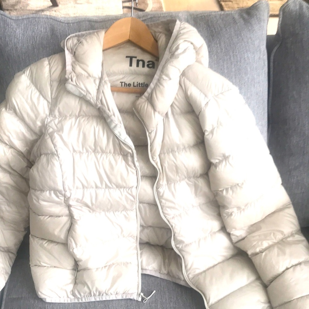 TNA packable little puff - pearl color